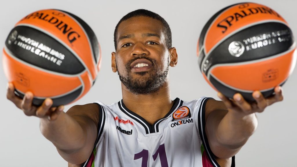 Λ.Χάμιλτον: Απο μπασκετμπολίστας έγινε αστυνομικός