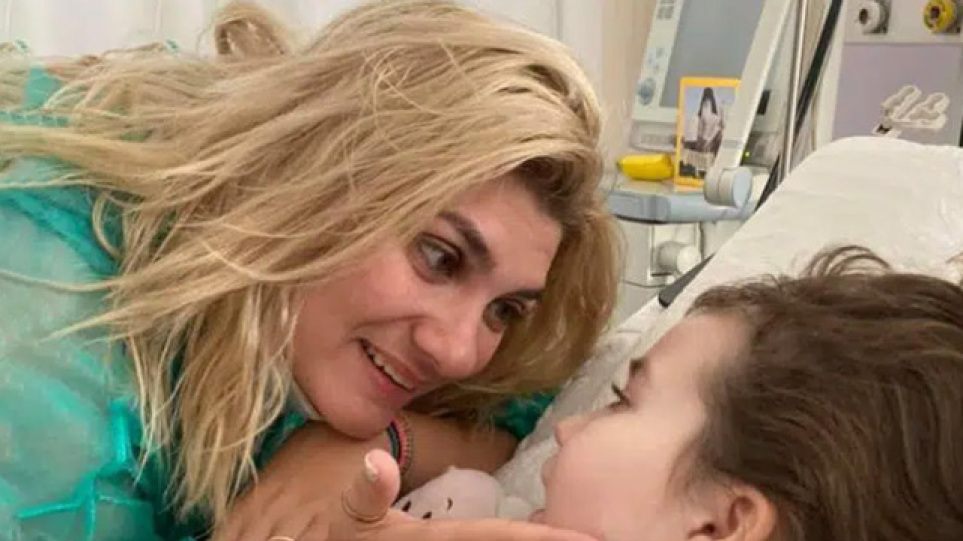 Πάτρα: «Η Τζωρτζίνα έγραψε ”μαμά είσαι κακιά” επειδή δεν της έγινε το χατήρι» λέει ο δικηγόρος της Ρούλας