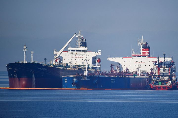 Κομισιόν: «Απαράδεκτη η κατάσχεση των δύο ελληνικών πλοίων από το Ιράν»