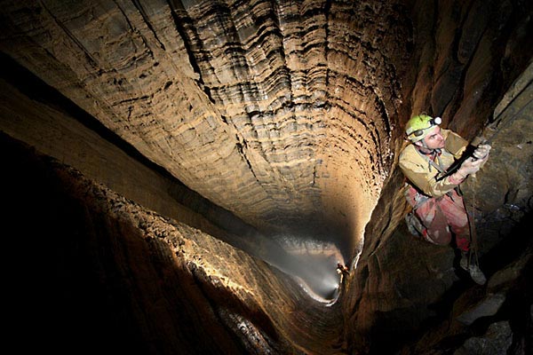 Αυτή είναι η βαθύτερη σπηλιά στον κόσμο – Το βάθος της φτάνει τα 2.191 μέτρα