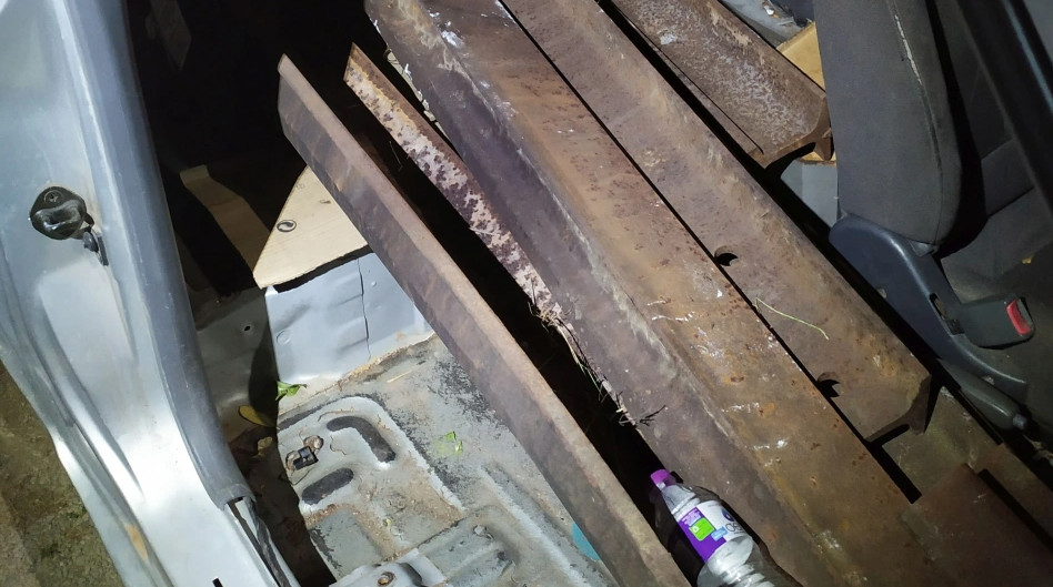 Λαμία: Ρομά ξήλωσαν ράγες από το δίκτυο του ΟΣΕ για να τις πουλήσουν