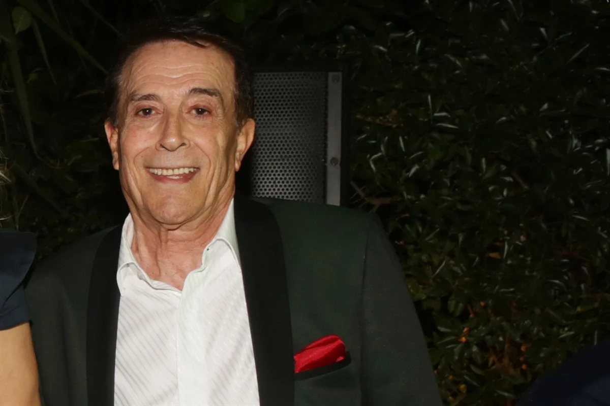 Δάκης: Συγγενείς, φίλοι και θαυμαστές τον αποχαιρετούν σήμερα στο Κοιμητήριο Γλυφάδας