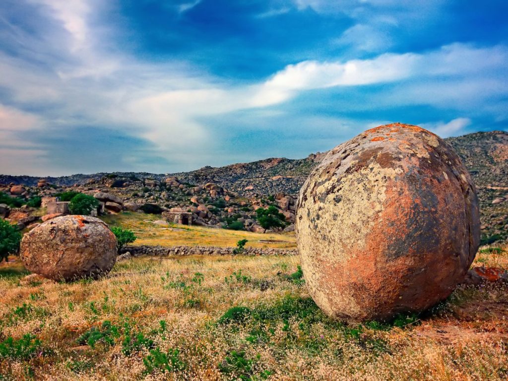 Βώλαξ: Το πανέμορφο χωριουδάκι στην Τήνο που είναι από… άλλον πλανήτη (βίντεο)