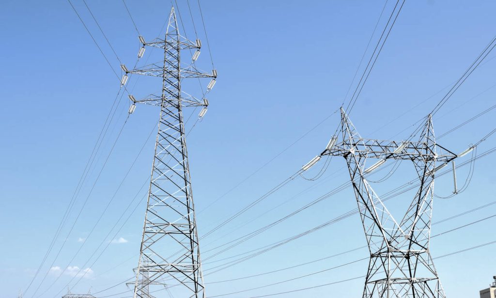 Αναβλήθηκε για τις 6 Ιουλίου η συζήτηση για τη ρήτρα αναπροσαρμογής