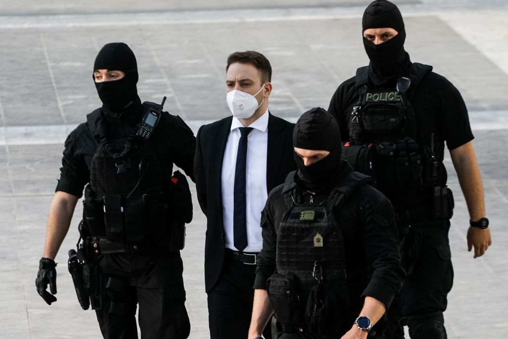 Έγκλημα στα Γλυκά Νερά – Συνήγορος πιλότου: «Ο Μπάμπης Αναγνωστόπουλος δέχεται απειλές στην φυλακή»