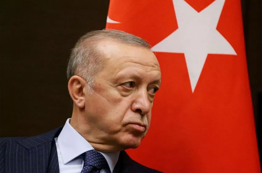 Ρ.Τ.Ερντογάν – «Ειρηνικός ρόλος της Τουρκίας»: «Στόχος μας να φέρουμε κοντά τον Β.Πούτιν και τον Β.Ζελένσκι»