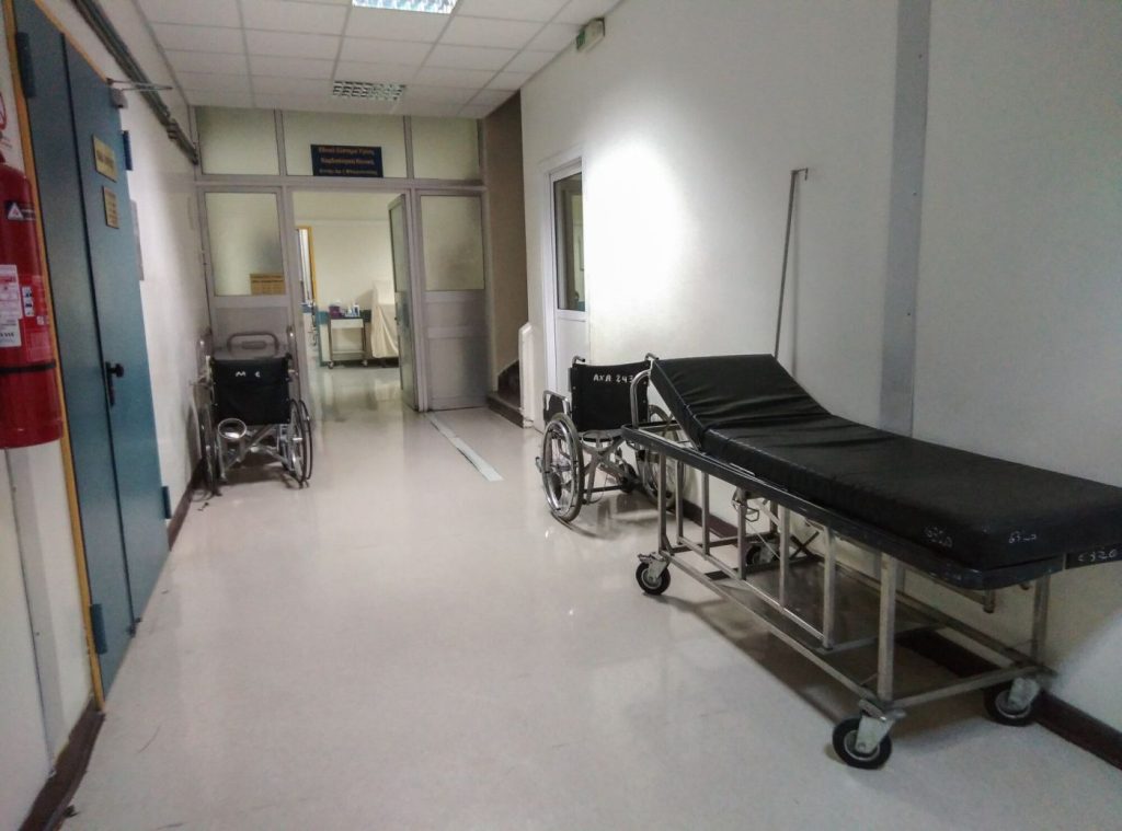 Σε… κώμα τα νοσοκομεία – Στα πρόθυρα κατάρρευσης λόγω μηδενικών προσλήψεων & υποχρηματοδότησης