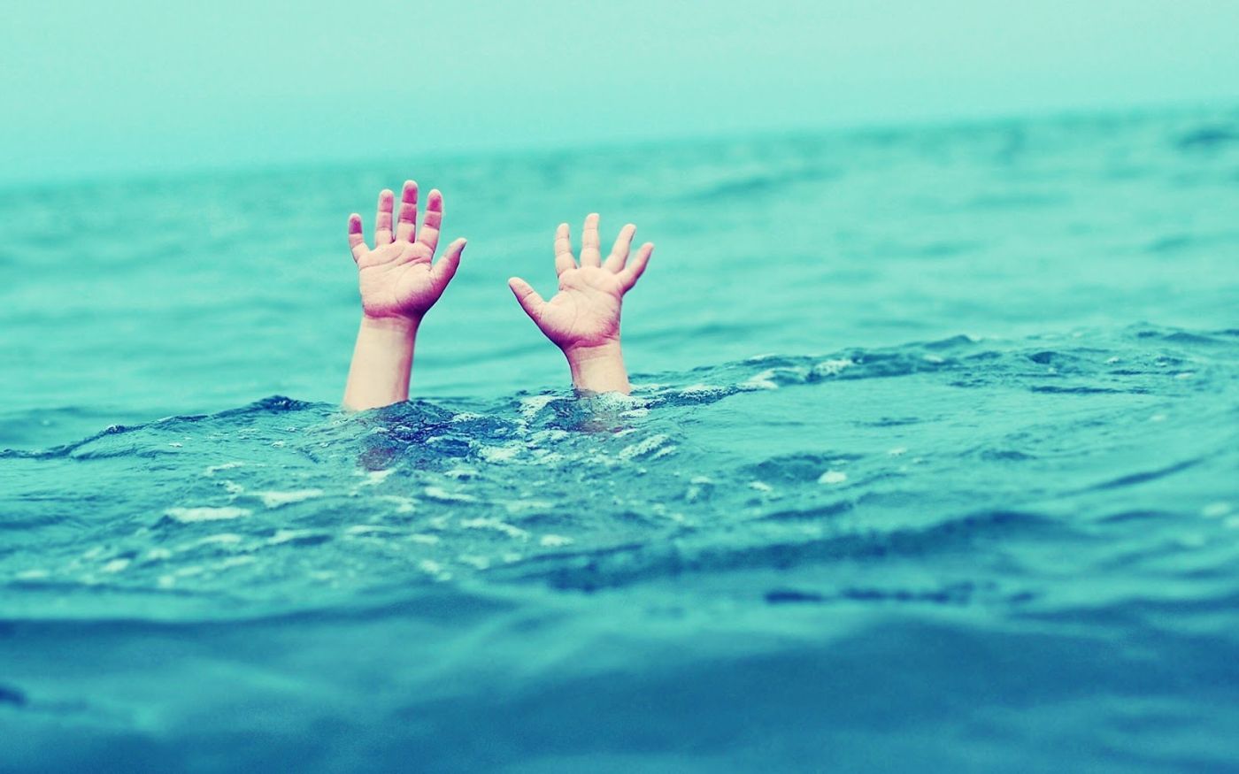 Χαλκιδική: 38χρονος αλλοδαπός ανασύρθηκε χωρίς τις αισθήσεις του από τη θάλασσα