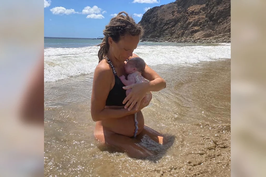 Nικαράγουα: 37χρονη μητέρα γέννησε στην θάλασσα χωρίς ιατρική βοήθεια (βίντεο)