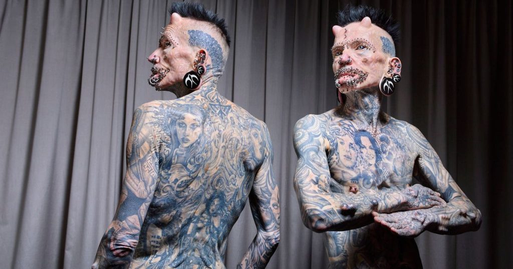 Στην Κρήτη για διακοπές ο άνθρωπος με τα περισσότερα piercing και τατουάζ στον πλανήτη (βιντεο)