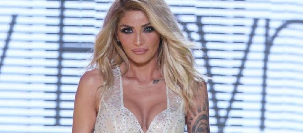 Αγγελική Ηλιάδη: Μοιράζει «εγκεφαλικά» στα 44 της – Ποζάρει με μαγιό και «ρίχνει» το Instagram