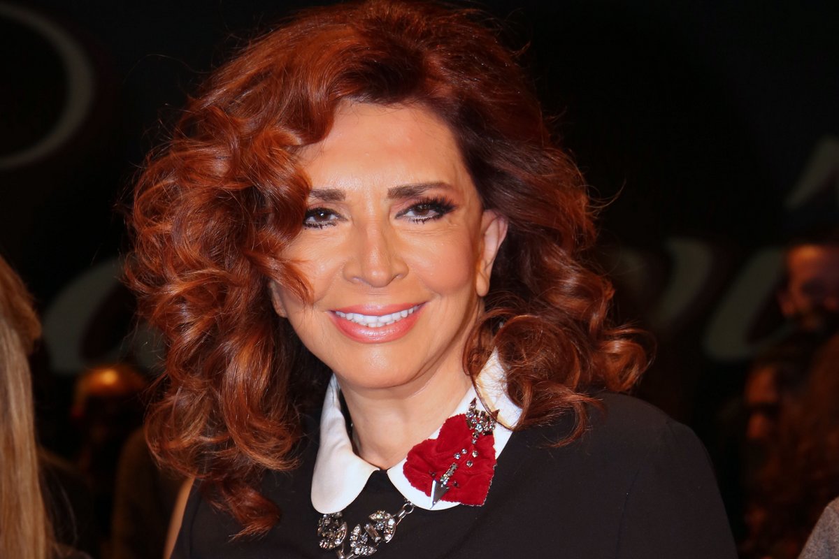 Μιμή Ντενίση: Για να μην πέσει παραλίγο να… χορέψει τσάμικο την ώρα που έμπαινε στο πλατό του «Πρωινού»