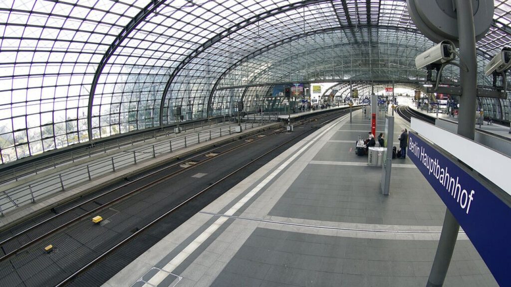 Γερμανία: Εκτροχιάστηκε τρένο στη Βαυαρία – Τρεις νεκροί και πολλοί τραυματίες (upd)