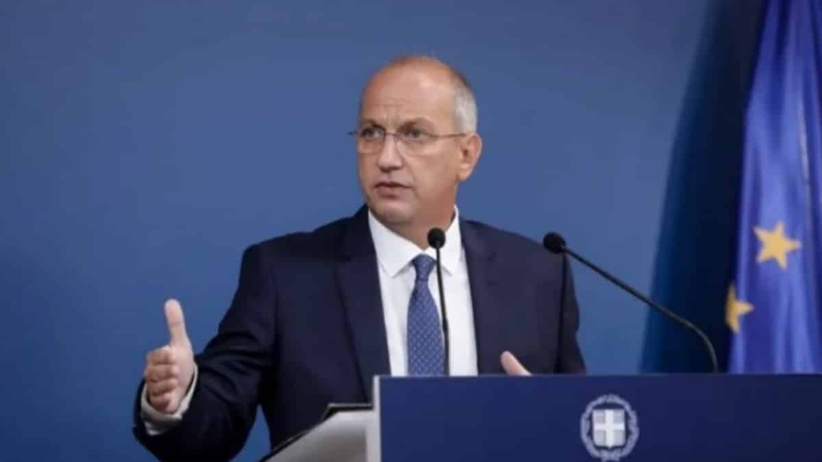 Γ.Οικονόμου σε Α.Τσίπρα: «Οι απαντήσεις για το σκάνδαλο υποκλοπών θα δοθούν με το δέοντα τρόπο»