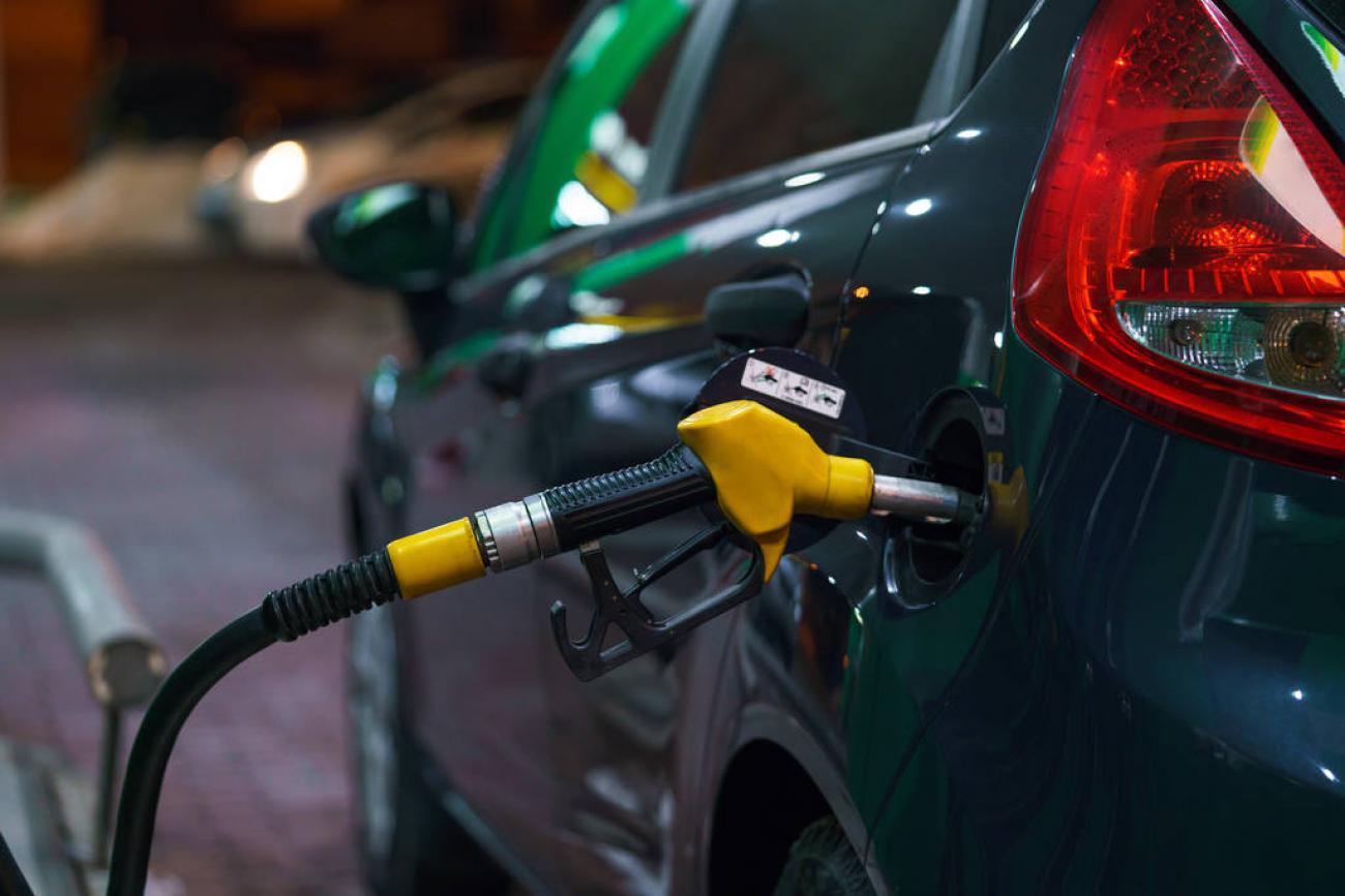 Οικονομία στο καύσιμο: 7 απλές συμβουλές αποδοτικής οδήγησης 