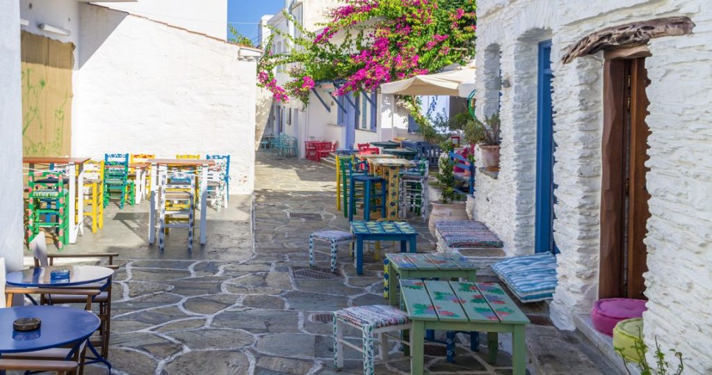 Πέντε ελληνικά νησιά με εκπληκτικές ομορφιές που δεν είναι τόσο δημοφιλή αλλά αξίζει να επισκεφθείτε