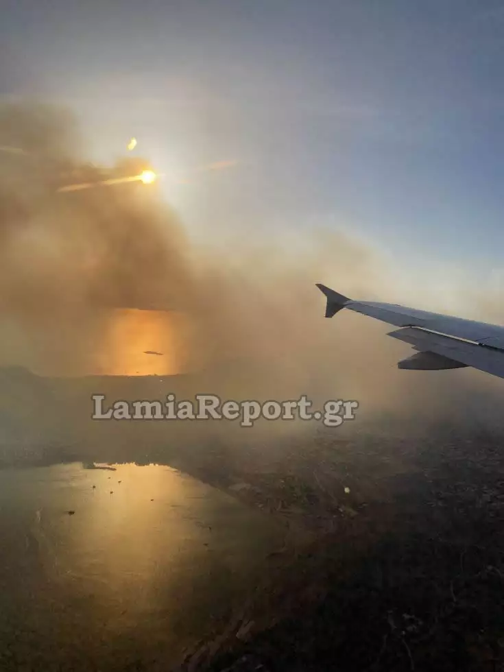 Η μεγάλη φωτιά που ξέσπασε σήμερα σε Πανόραμα Βούλας και Βάρη – από ψηλά