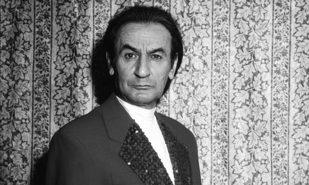 Δεκαπέντε χρόνια από τον θάνατο του Σωτήρη Μουστάκα: Το ταλέντο, το… Όσκαρ και το πάθος του τζόγου