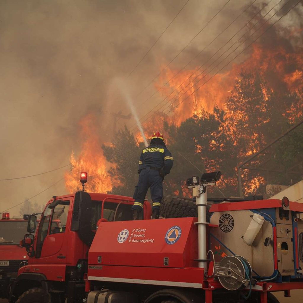 Ο πρώτος απολογισμός για τη φωτιά σε Γλυφάδα & Βούλα – Έγιναν «στάχτη» 6.000 στρέμματα