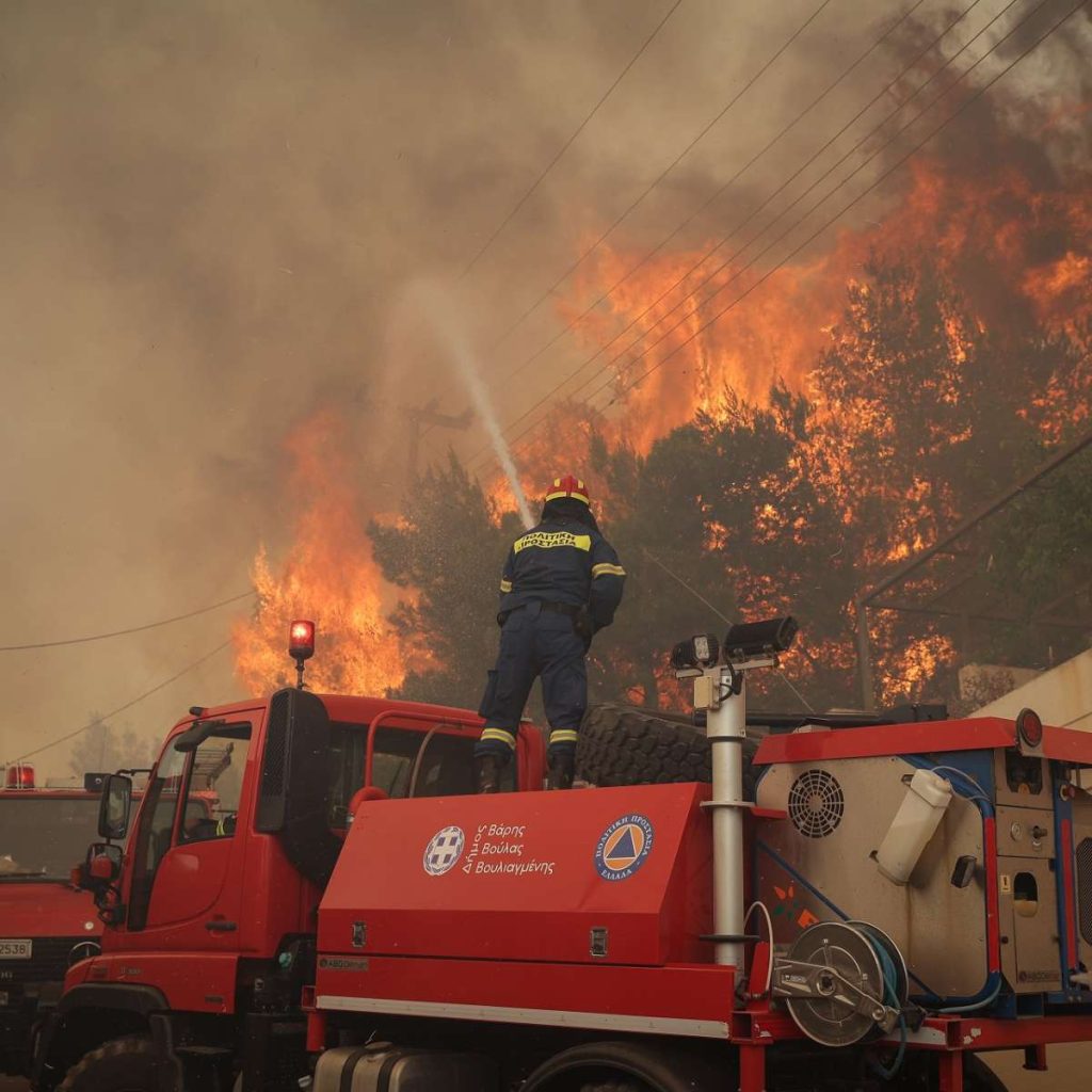 Ο πρώτος απολογισμός για τη φωτιά σε Γλυφάδα & Βούλα – Έγιναν «στάχτη» 6.000 στρέμματα