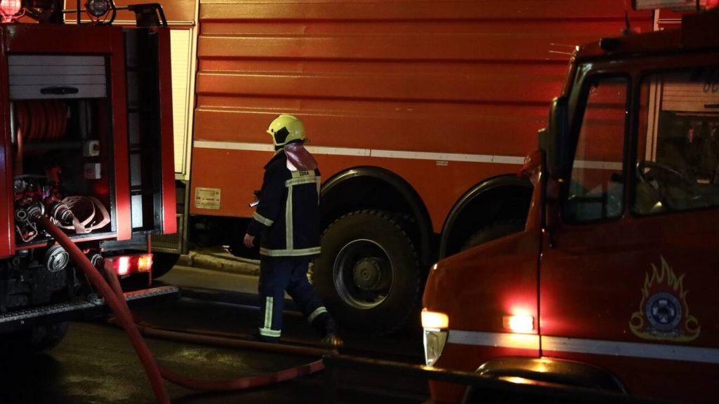 Ιωάννινα: Νταλίκα έπιασε φωτιά στην Εγνατία Οδό (βίντεο)
