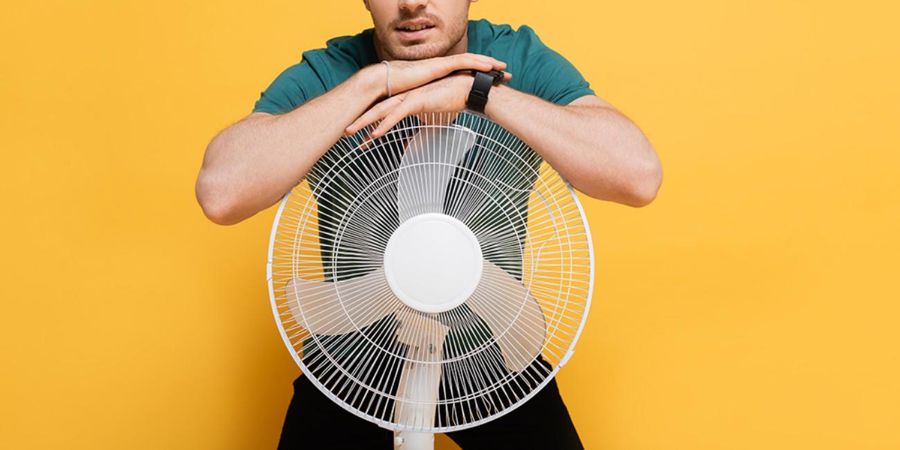 Με αυτά τα τρία βήματα θα καθαρίσετε πανεύκολα τον επιτραπέζιο ανεμιστήρα