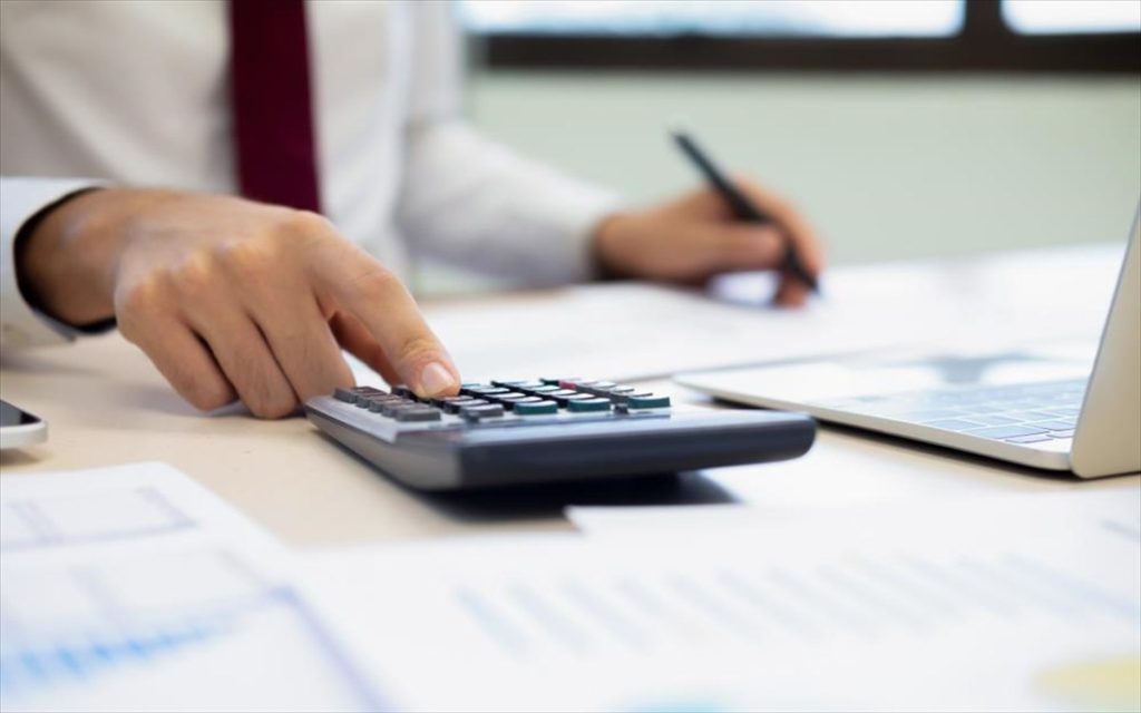 Φορολογικές δηλώσεις: Με αργούς ρυθμούς συνεχίζεται η διαδικασία – Τα σενάρια παράτασης