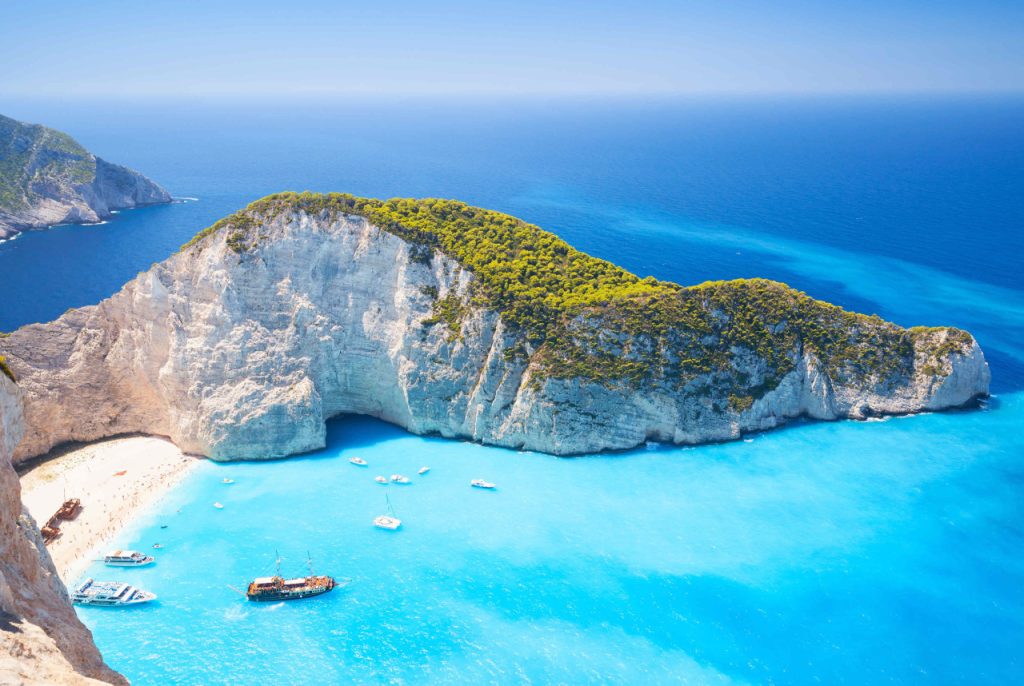 Οι FT ψηφίζουν Ελλάδα για τις καλοκαιρινές διακοπές – Ζάκυνθος, Κρήτη και Πάρος στους top προορισμούς