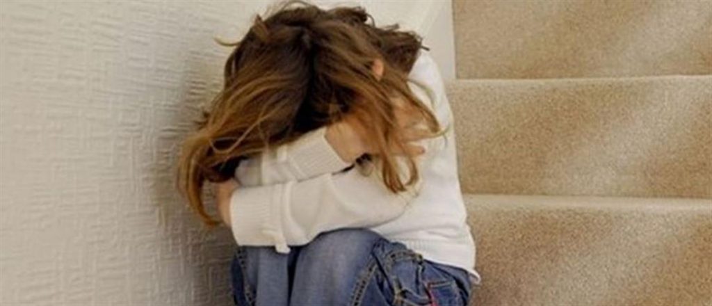 Πάτρα: Πατέρας ξυλοκόπησε άγρια την 8χρονη κόρη του – Τον μήνυσε η μητέρα του κοριτσιού