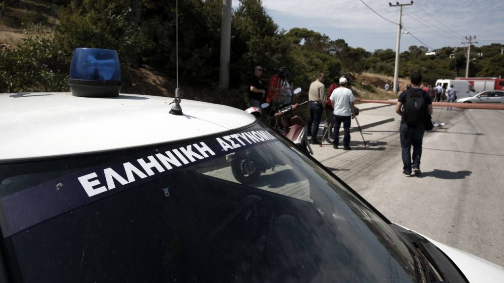 Θήβα: Ρομά πετούσαν πέτρες σε διερχόμενα αυτοκίνητα και έσπασαντρία παρμπρίζ