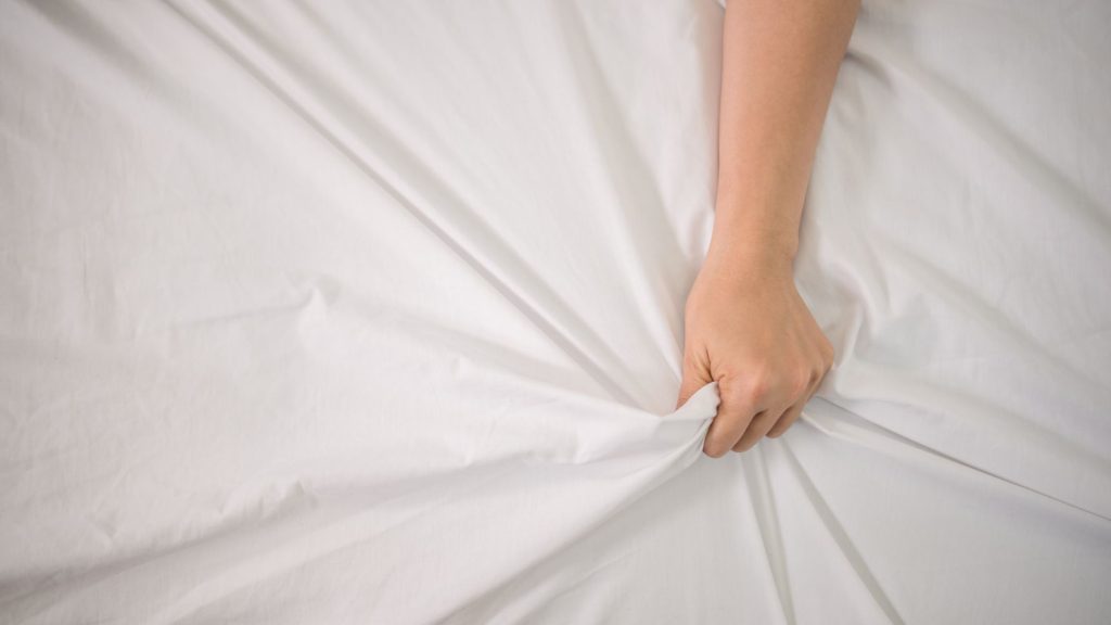 Τυχαίος οργασμός: Τι ακριβώς είναι και πώς μπορεί να συμβεί