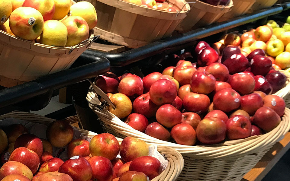 Έλληνας ερευνητής δημιούργησε νανοαισθητήρα που ανιχνεύει τα παρασιτοκτόνα στα φρούτα