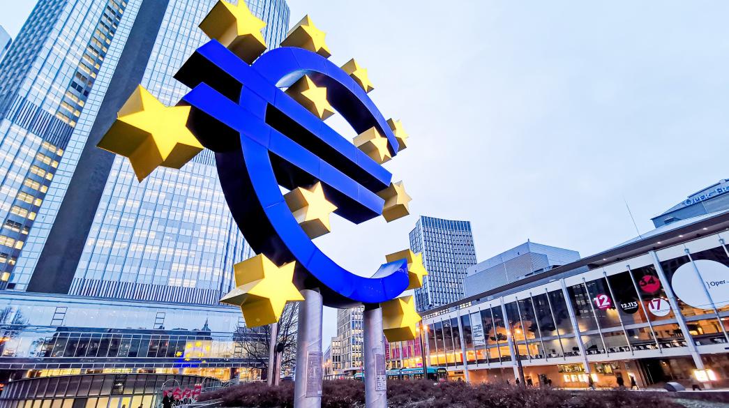 Ετοιμάζεται να αυξήσει τα επιτόκια η ΕΚΤ