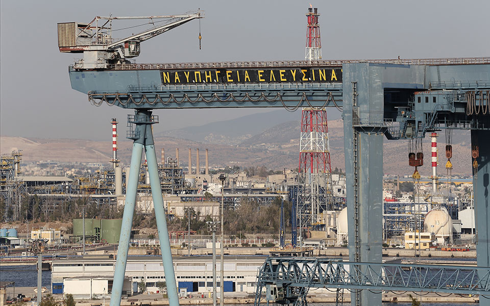 Ελευσίνα: Τραυματίστηκε θανάσιμα 28χρονος αξιωματικός δεξαμενόπλοιου στα ναυπηγεία