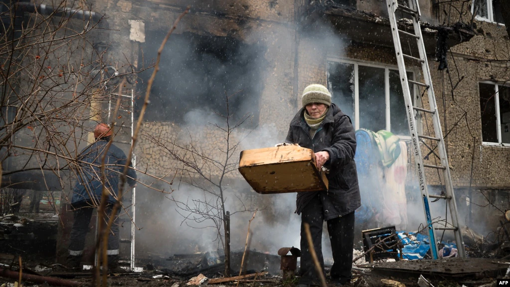 «Οι βομβαρδισμοί του Ντόνετσκ θα σταματήσουν στο εγγύς μέλλον» λένε οι Ρώσοι