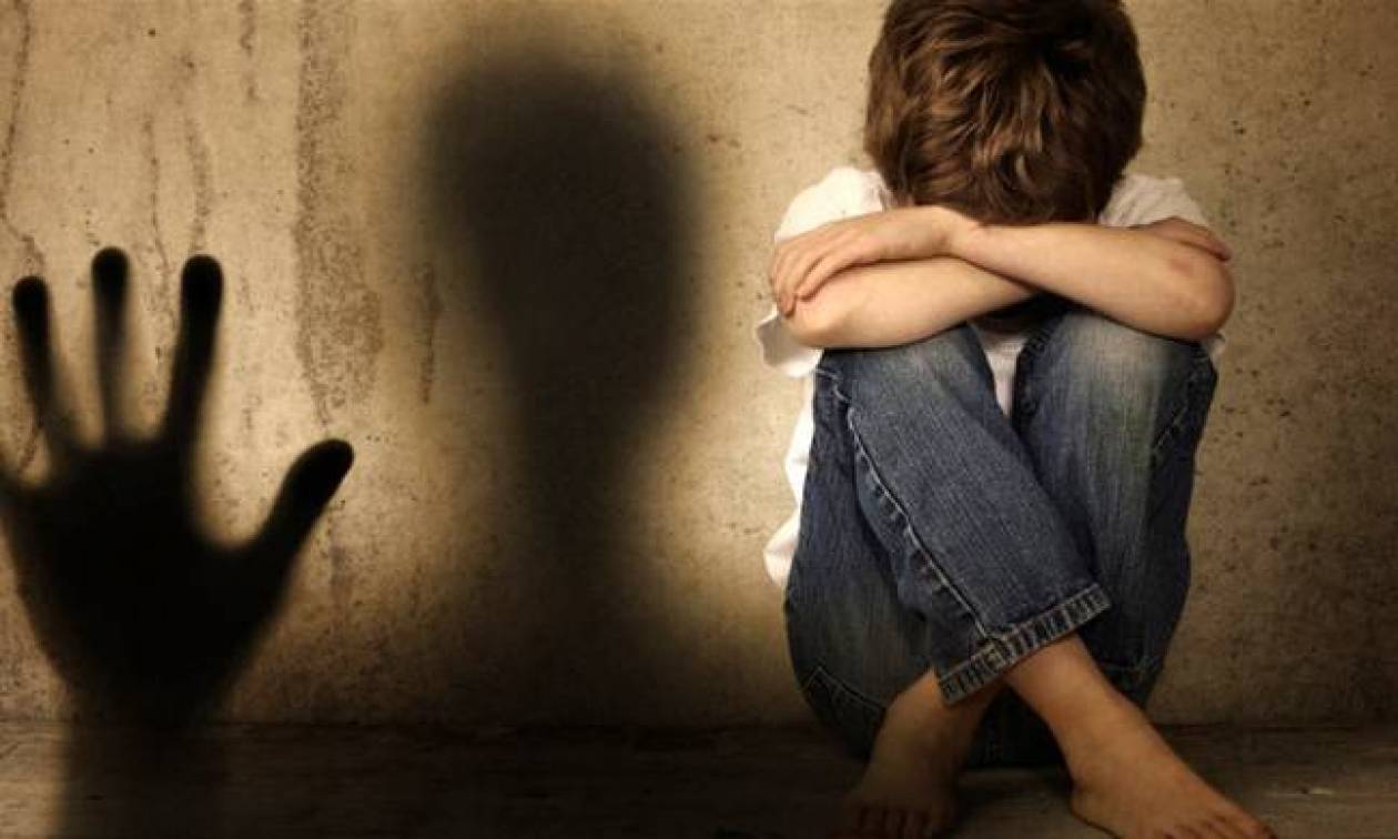 Κρήτη: Ο 14χρονος κατέγραψε σε βίντεο τον βιασμό του από τον 52χρονο σύντροφο της μητέρας του