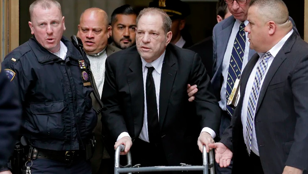 Χάρβεϊ Γουάινστιν: Αντιμέτωπος με δυο νέες βαριές κατηγορίες για σεξουαλική επίθεση σε μια γυναίκα στην Αγγλία