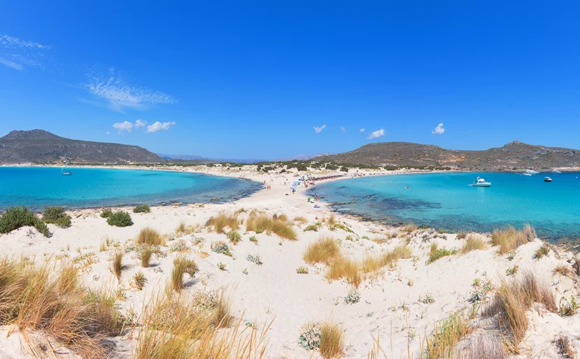Ελαφόνησος: Το νησί με τα γαλαζοπράσινα νερά & τη λευκή άμμο που θα σας κάνει να το «ερωτευθείτε» (φώτο)