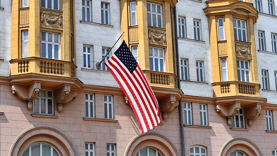 Οι χώροι έξω από τις πρεσβείες των ΗΠΑ και της Γερμανίας στη Μόσχα θα γίνουν «πλατεία Λουχάνσκ» και «πλατεία Ντόνετσκ»