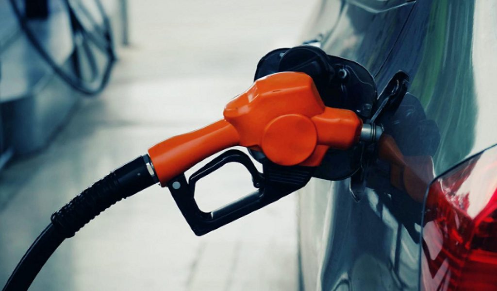 Η Ευρώπη βάζει τέλος στα αυτοκίνητα με βενζίνη ή ντίζελ από το 2035