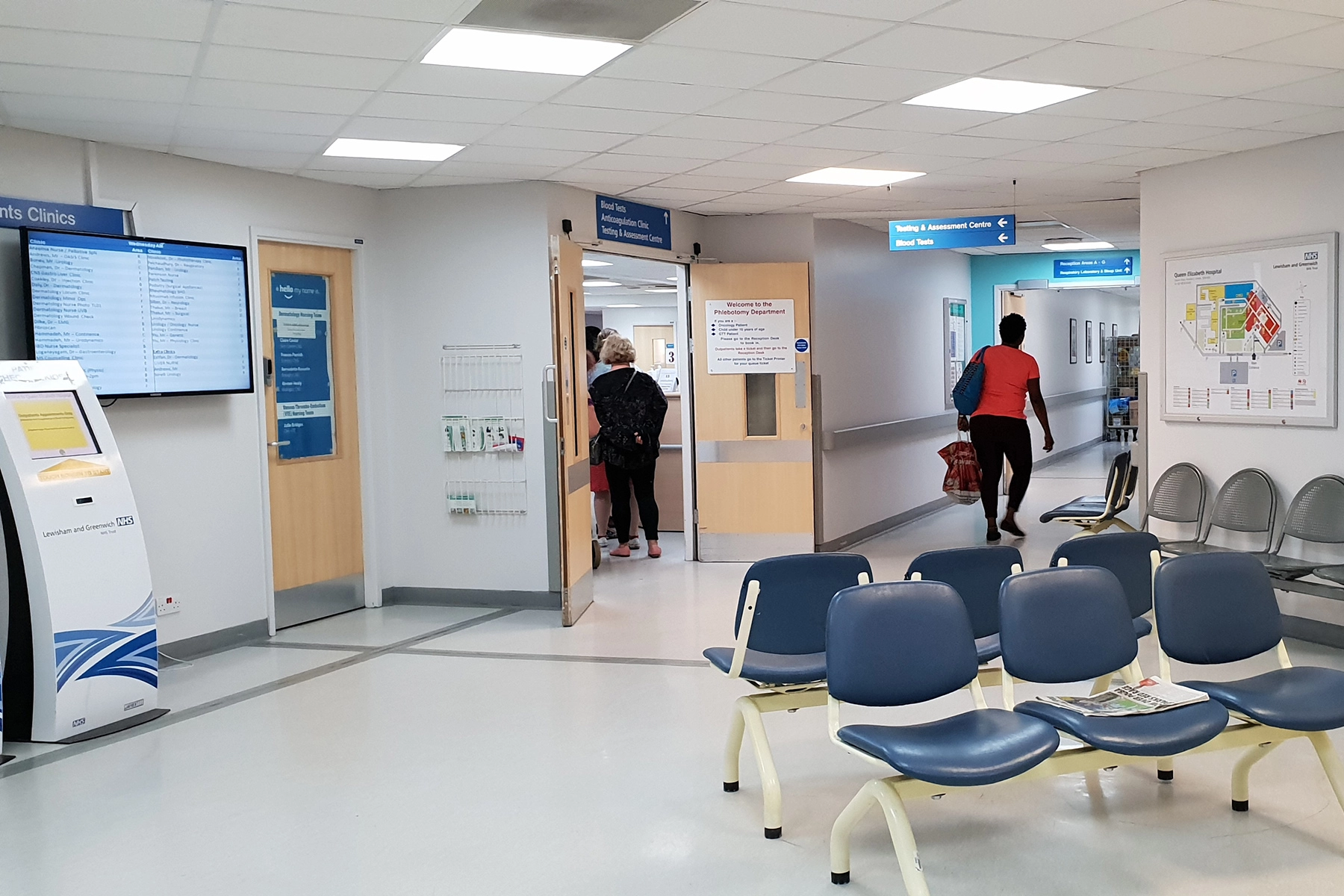 Βρετανία: Σκηνές χάους στα νοσοκομεία – Ασθενείς περιμένουν έως και 13 ώρες για να δουν γιατρό
