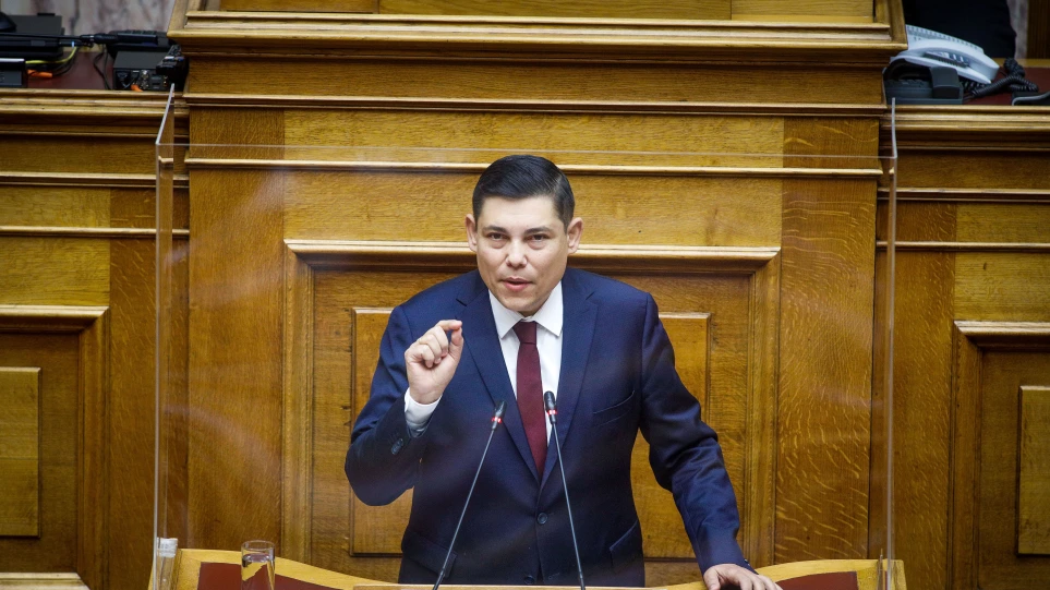 Κόντρα ΣΥΡΙΖΑ – ΝΔ για τον βουλευτή Λέσβου Γιάννη Μπουρνούς – Δέχεται απειλές για τη ζωή του