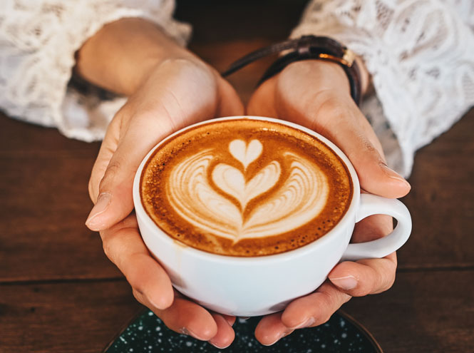 Νέα έρευνα: Μάθετε πώς συνδέεται η μακροζωία με τον καφέ