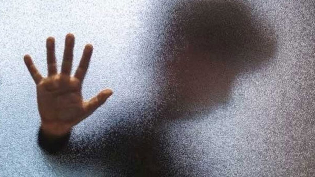 Φρίκη στο Ηράκλειο: Άλλοι δυο άντρες βίασαν τον 14χρονο εκτός από τον 52χρονο σύντροφο της μητέρας του