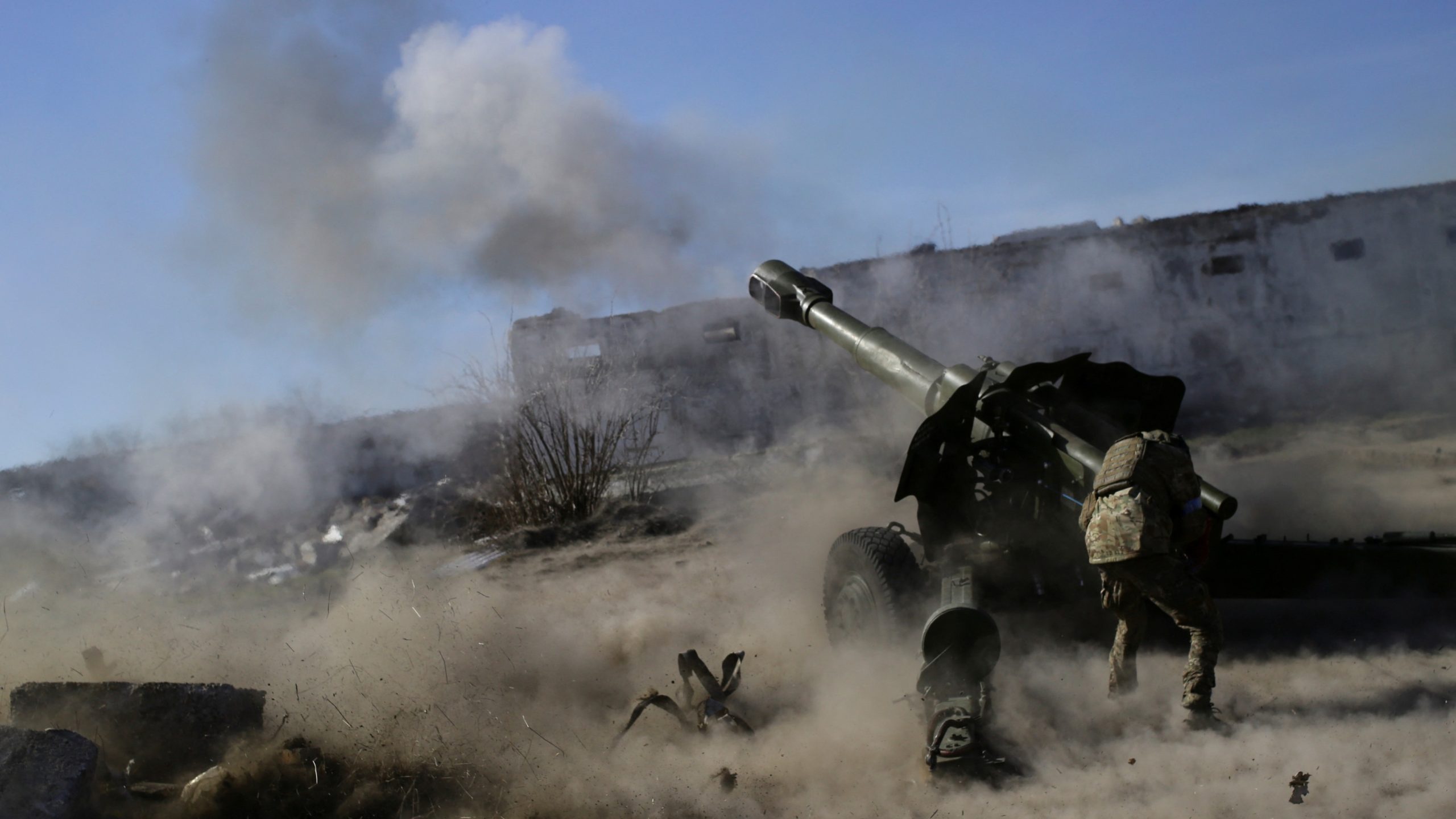 Βίντεο: Δυτικός δημοσιογράφος μεταδίδει εικόνες από το ρωσικό Πυροβολικό και στην Δύση είναι «πυρ και μανία» μαζί του