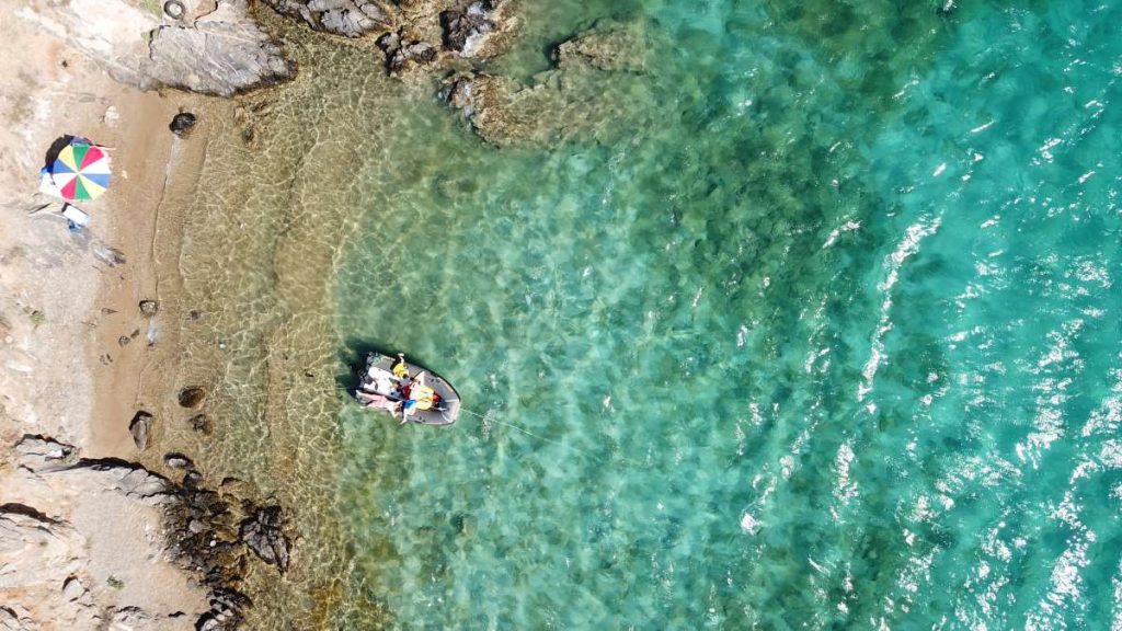 Το ανέγγιχτο νησί των ελάχιστων κατοίκων δίπλα στη Νάξο για ήρεμες και ξεκούραστες διακοπές