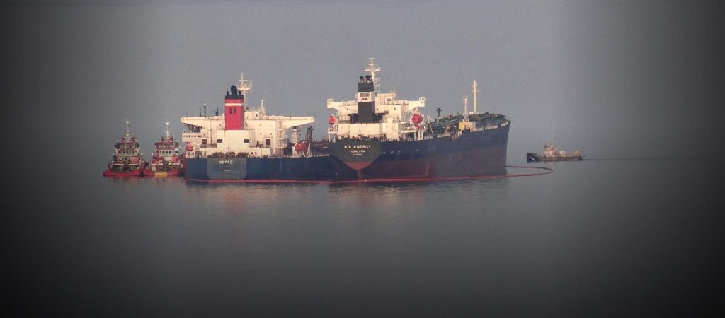 Επιστρέφεται με δικαστική απόφαση στο Ιράν το τάνκερ και το φορτίο του που είχε κατασχεθεί στην Κάρυστο