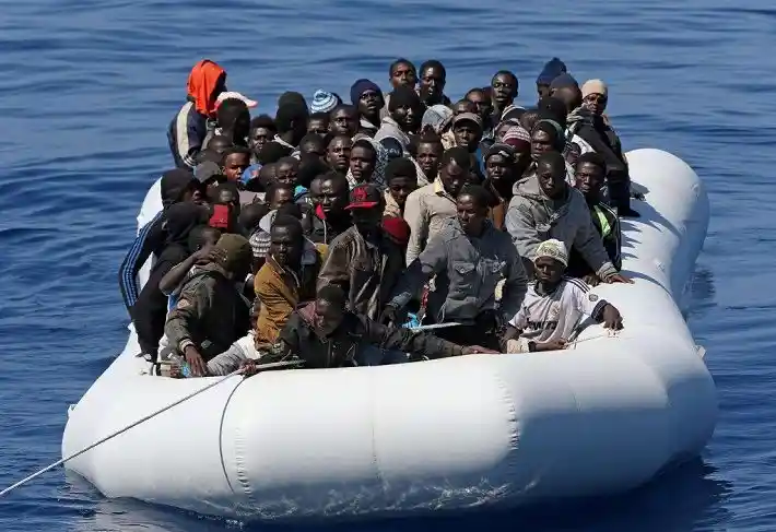 Συνελήφθησαν 8 διακινητές παράνομων μεταναστών – Χρέωναν 10.000 ευρώ το κεφάλι