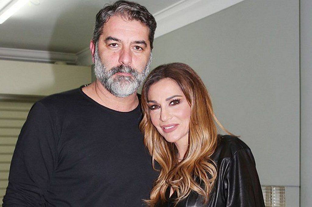 Έβαλε «βαθιά» το χέρι στην τσέπη η Δ.Βανδή: Αυτό είναι το πολυτελές αυτοκίνητο που έκανε δώρο στον Β.Μπισμπίκη (φώτο)