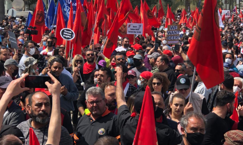 Οι Τουρκοκύπριοι στους δρόμους των κατεχόμενων κατά της Τουρκίας και του νέου «πρωτοκόλλου του Ερντογάν»